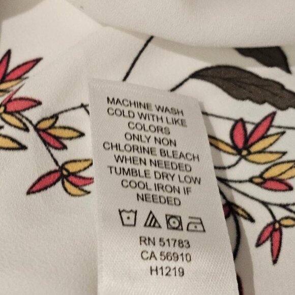 Maurices Women's Multicolor Floral Blouse Size 1X - Picture 4 of 5